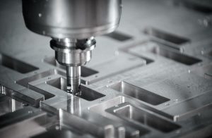 Làm thế nào để gia công kim loại siêu cứng (Titan, Inconel, SiC) bằng máy tiện CNC?